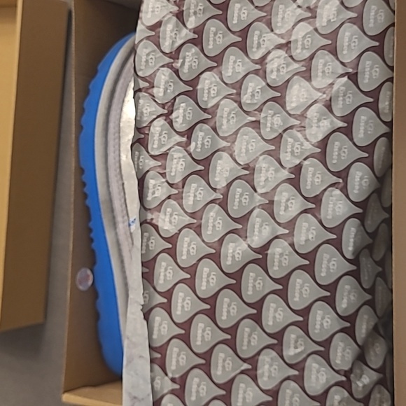 UGG Kisses Neumel booties - Picture 16 of 16